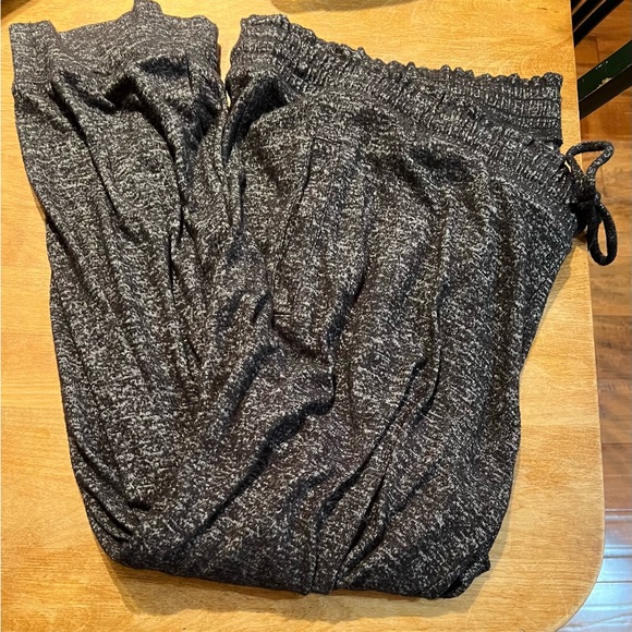 Motherhood maternity EUC size 2XL gray loose fit drawstring pants - Picture 3 of 4